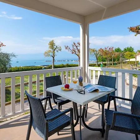 אתר קמפינג Le Palme & Village