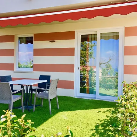 Le Palme & Village 3* Λατζίζε