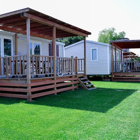 אתר קמפינג Le Palme & Village