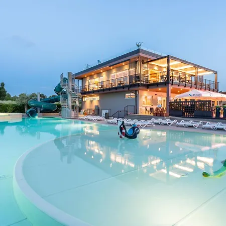 Camping Club Del Sole Le Palme Family Collection 3*