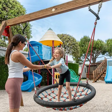 Camping Club Del Sole Le Palme Family Collection