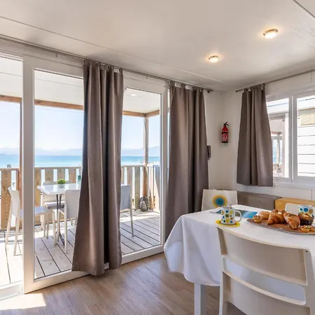 Club Del Sole Le Palme Family Collection لاتيزي