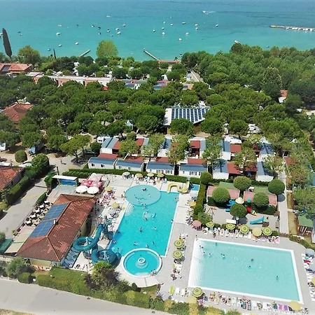 Le Palme & Village 3* לאזיסה